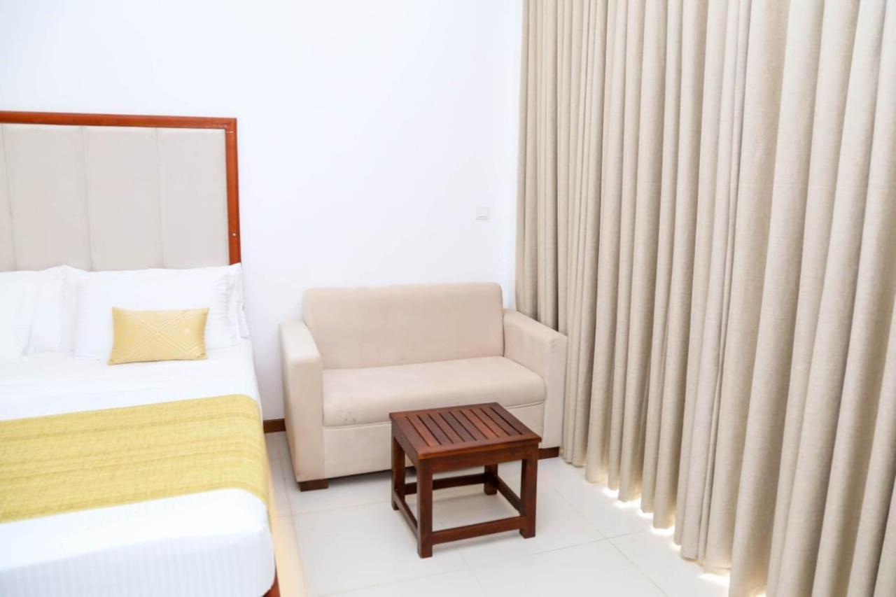 Apna Colombo Aparthotel Nawala Luaran gambar